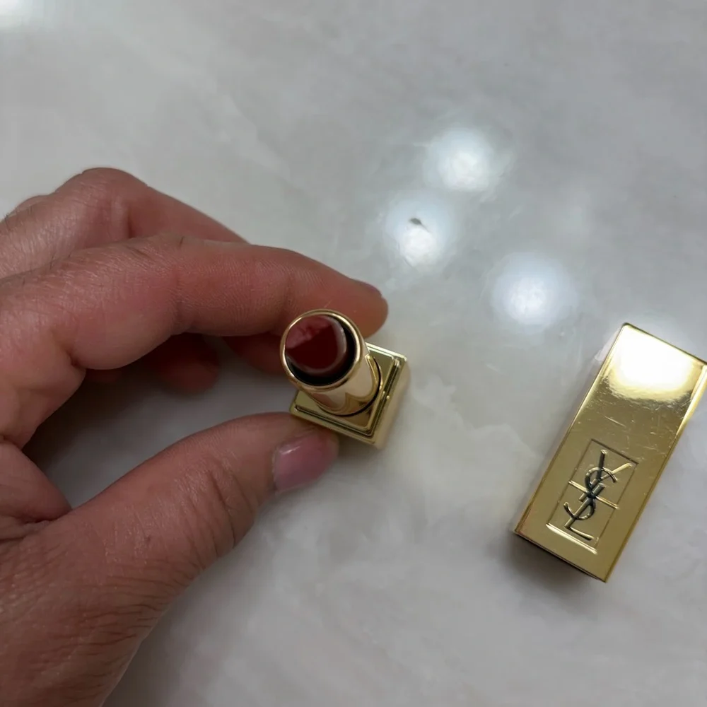 Yves Saint Laurent Luxurious Lipstick